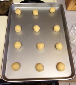 Rolled dough into balls